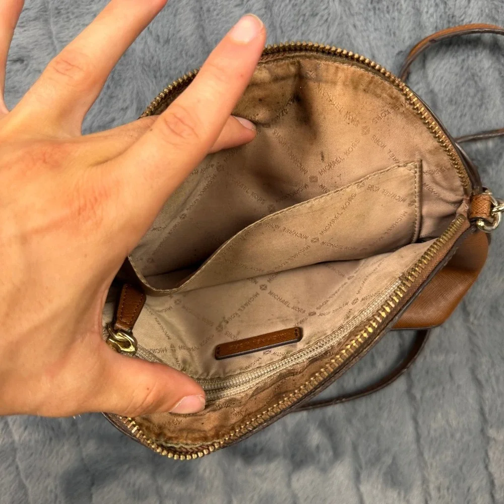 Michael Kors Cindy Dome Crossbody Bag Tan Acorn Saffiano Leather Gold Chain
